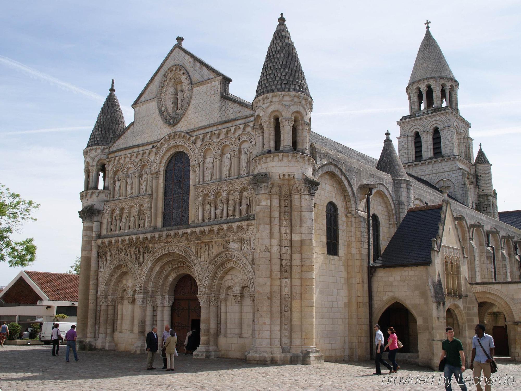 Mercure Poitiers Site Du Futuroscope Hotel 4*